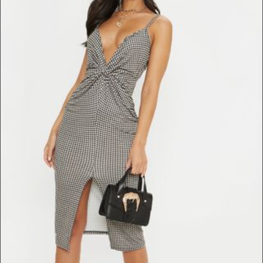 🌹NWT - Tan Dogtooth Plunge Midi Dress 🌹